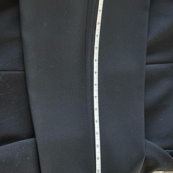 Elegant Black Tuxedo Suit - Picture 4 of 8